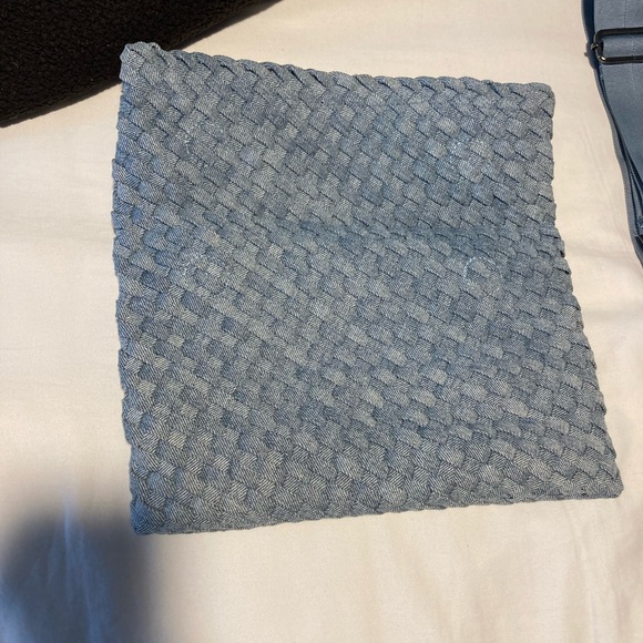 HAUTE SHORE Blue Crossbody Bag with Textured Design - Picture 5 of 5